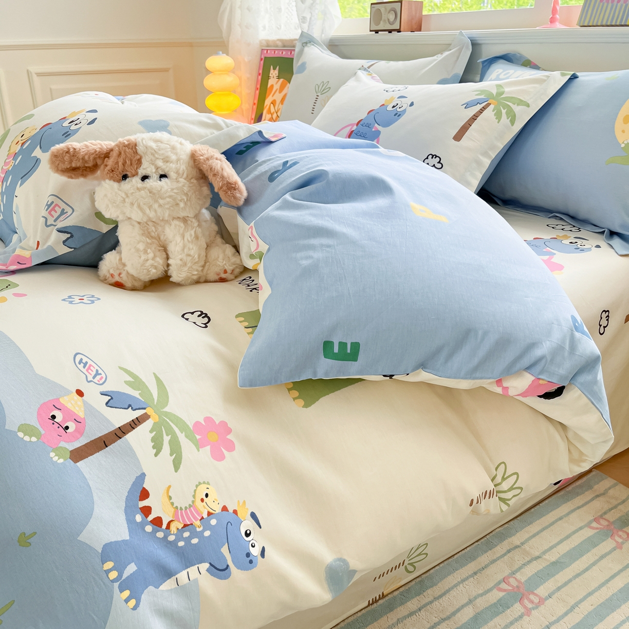 91家纺网 家纺一手货源 找家纺 花梦欣 2025新款全棉印花单品系列-四件套 度假恐龙