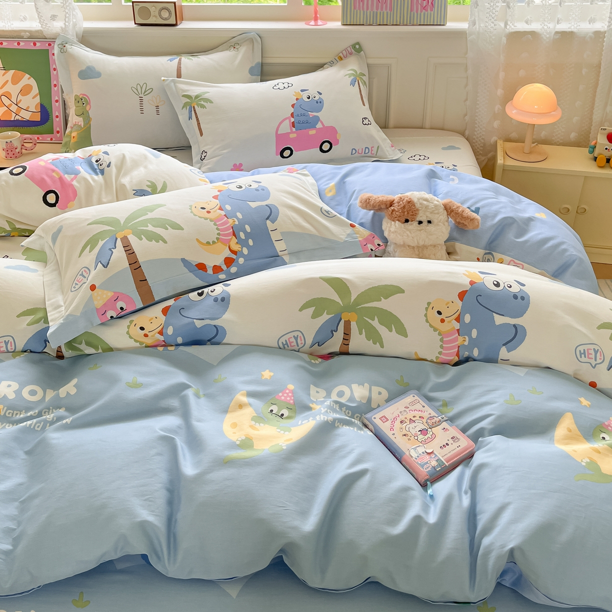 91家纺网 家纺一手货源 找家纺 花梦欣 2025新款全棉印花单品系列-四件套 度假恐龙