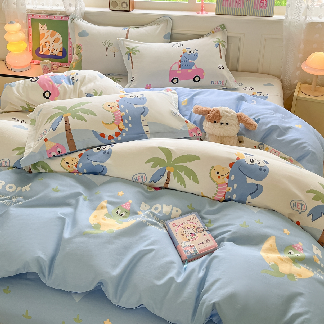 91家纺网 家纺一手货源 找家纺 花梦欣 2025新款全棉印花单品系列-四件套 度假恐龙