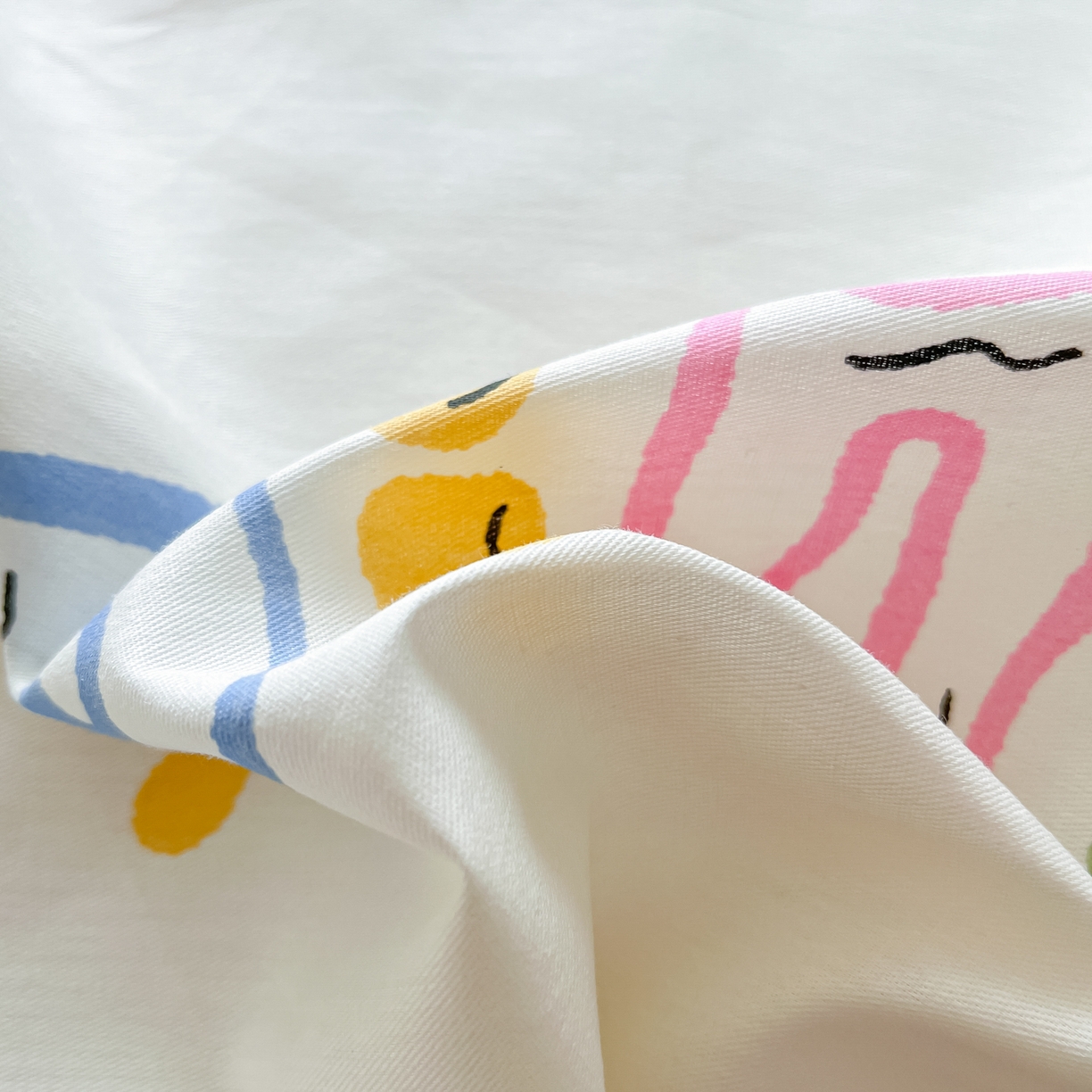 91家纺网 家纺一手货源 找家纺 花梦欣 2025新款全棉印花单品系列-四件套 度假恐龙