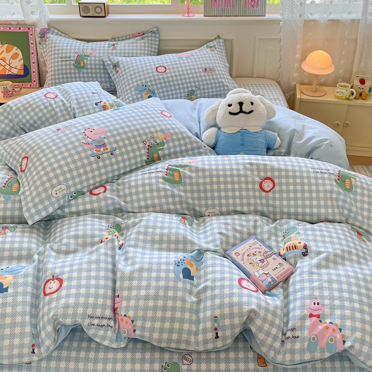 91家纺网 家纺一手货源 找家纺 花梦欣 2025新款全棉印花单品系列-四件套 大眼恐龙蓝