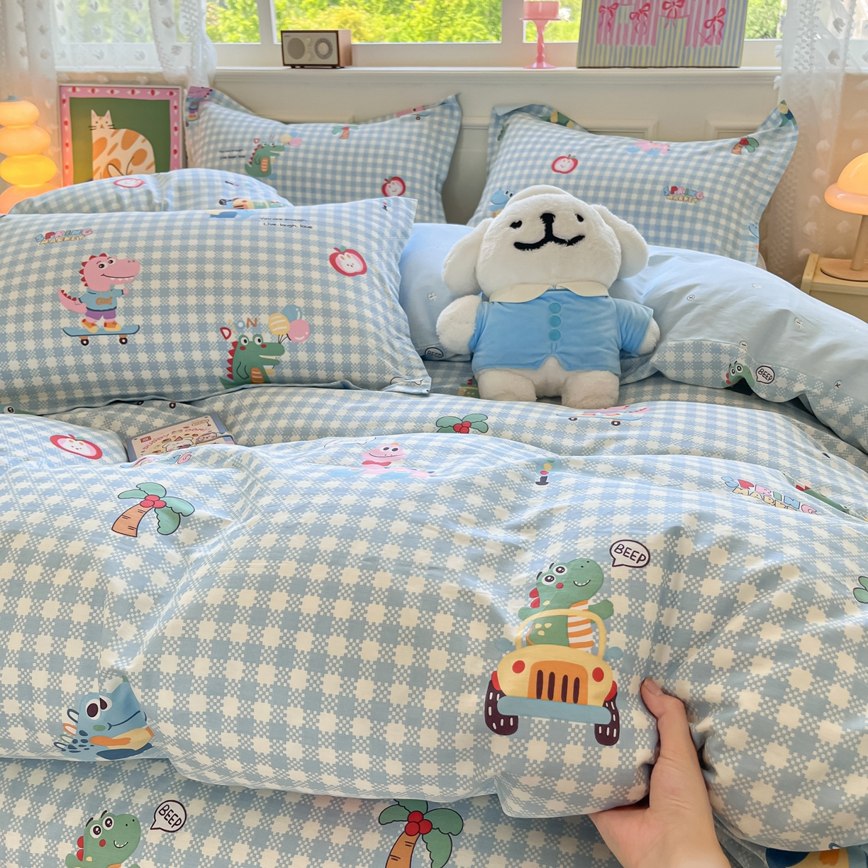 91家纺网 家纺一手货源 找家纺 花梦欣 2025新款全棉印花单品系列-四件套 大眼恐龙蓝