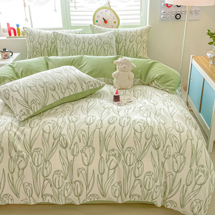 91家纺网 家纺一手货源 找家纺 鸿羽樱家纺《原伊菲晓》 2025新款小清新牛奶绒印花四件套 花束