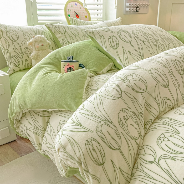 91家纺网 家纺一手货源 找家纺 鸿羽樱家纺《原伊菲晓》 2025新款小清新牛奶绒印花四件套 花束