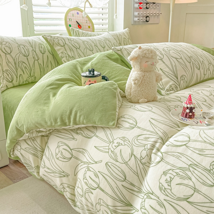 91家纺网 家纺一手货源 找家纺 鸿羽樱家纺《原伊菲晓》 2025新款小清新牛奶绒印花四件套 花束