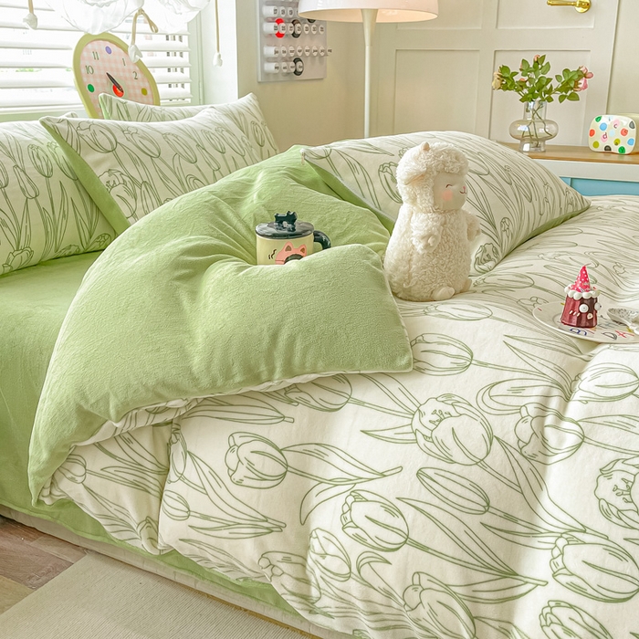 91家纺网 家纺一手货源 找家纺 鸿羽樱家纺《原伊菲晓》 2025新款小清新牛奶绒印花四件套 花束