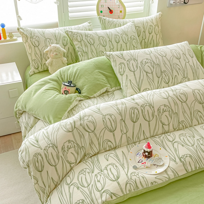 91家纺网 家纺一手货源 找家纺 鸿羽樱家纺《原伊菲晓》 2025新款小清新牛奶绒印花四件套 花束