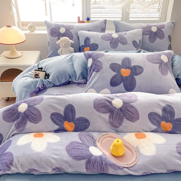 91家纺网 家纺一手货源 找家纺 鸿羽樱家纺《原伊菲晓》 2025新款小清新牛奶绒印花四件套 浪漫花语