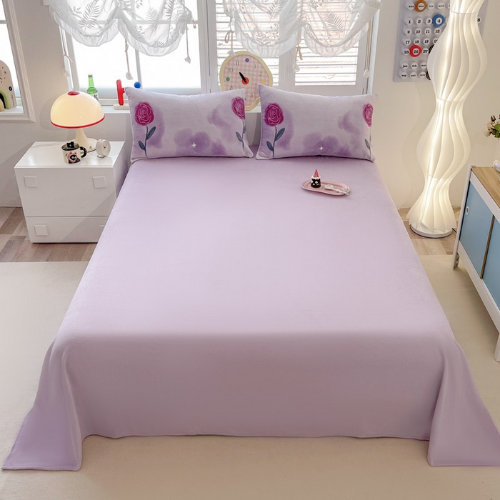 91家纺网 家纺一手货源 找家纺 鸿羽樱家纺《原伊菲晓》 2025新款小清新牛奶绒印花四件套 玫瑰情