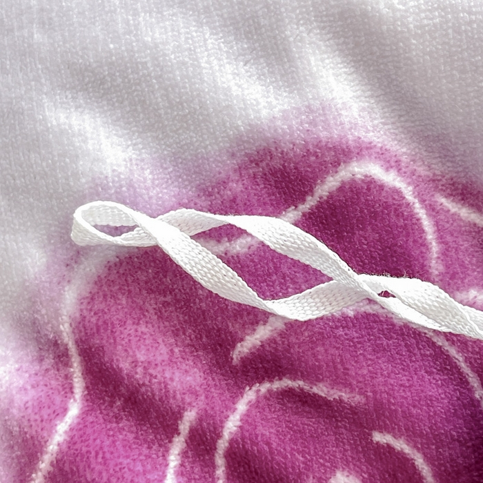 91家纺网 家纺一手货源 找家纺 鸿羽樱家纺《原伊菲晓》 2025新款小清新牛奶绒印花四件套 玫瑰情