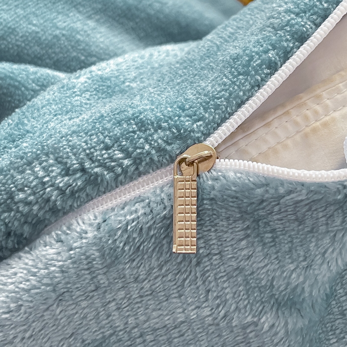 91家纺网 家纺一手货源 找家纺 鸿羽樱家纺《原伊菲晓》 2025新款小清新牛奶绒印花四件套 时光向暖-兰