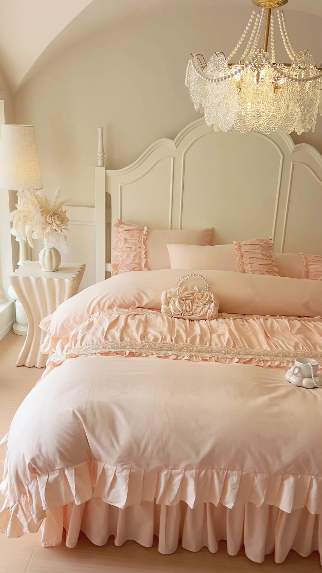 91家纺网 家纺一手货源 找家纺 瑞宝 2025新款法式全棉纯棉花边床裙款四件套-维密 维密 蜜粉