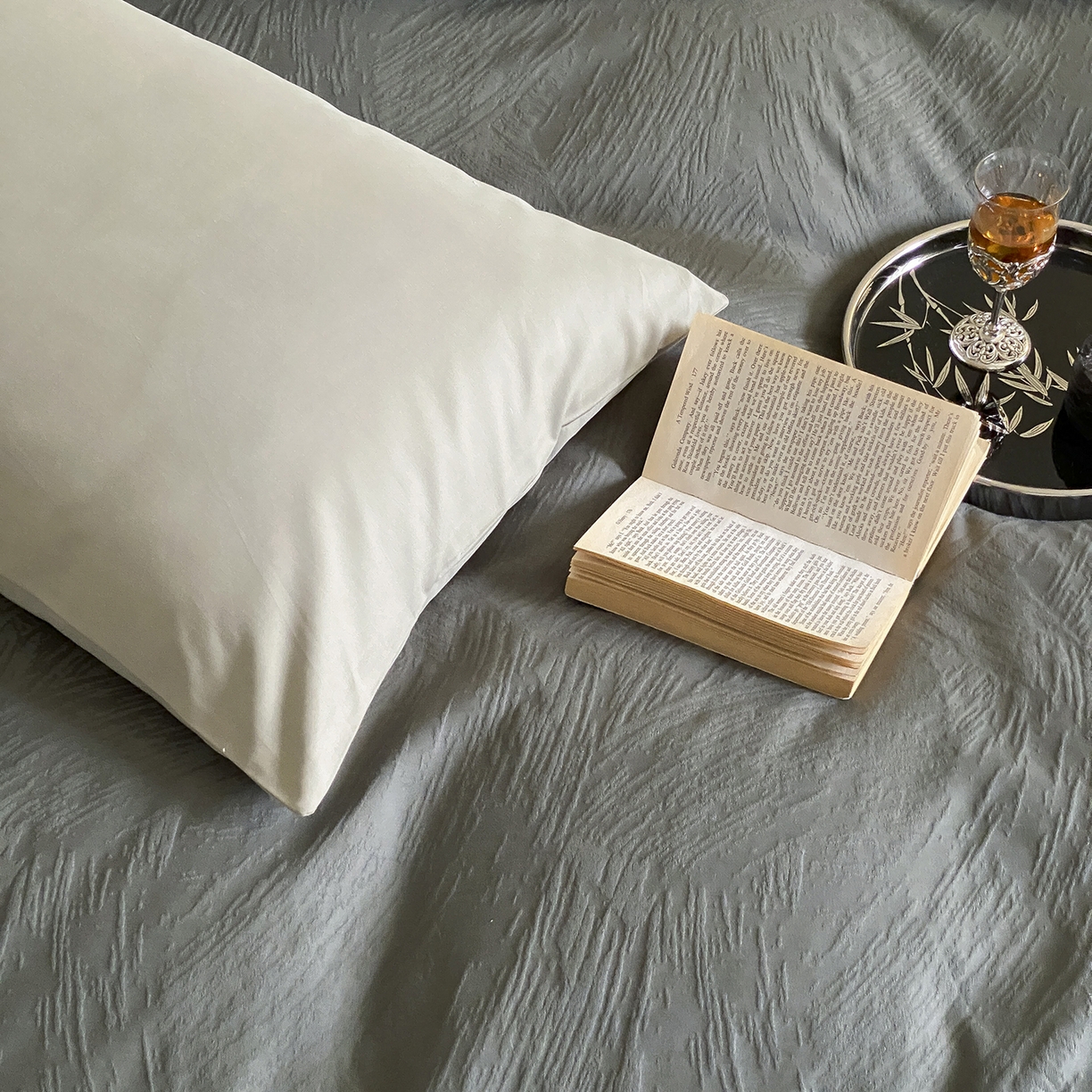 91家纺网 家纺一手货源 找家纺 玉宇阁家居 2025秋款100S大提花磨毛四件套-月岛弥生 磨毛月岛弥生-暮云灰绿