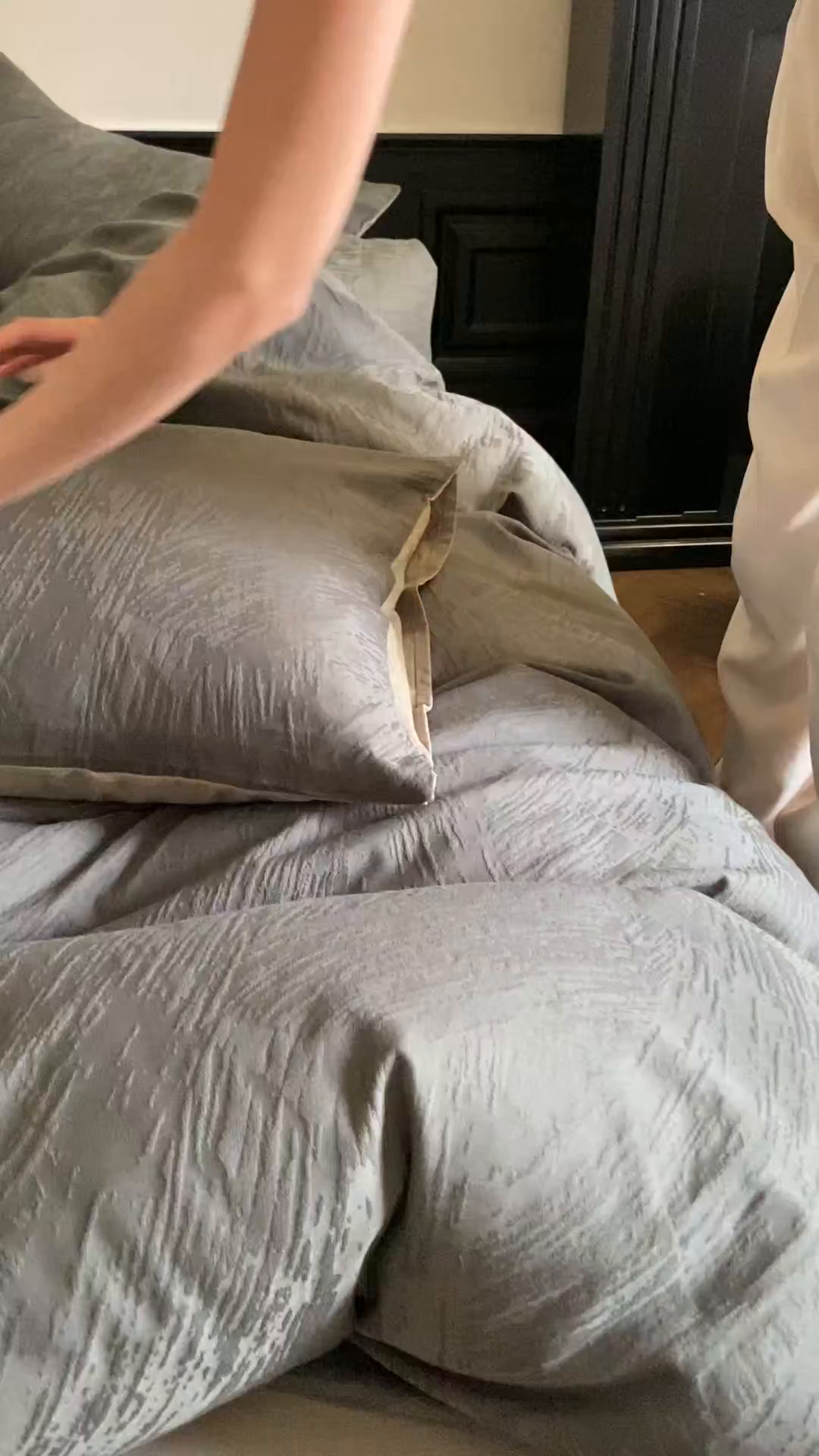 91家纺网 家纺一手货源 找家纺 玉宇阁家居 2025秋款100S大提花磨毛四件套-月岛弥生 磨毛月岛弥生-暮云灰绿