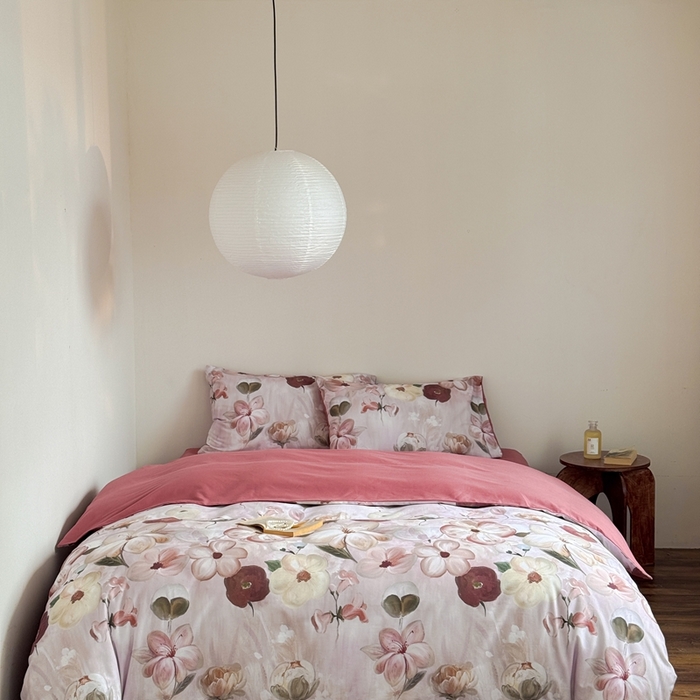 91家纺网 家纺一手货源 找家纺 窝米 2025新款全棉纯棉火山磨毛花卉系列四件套-第一批 鸢香红