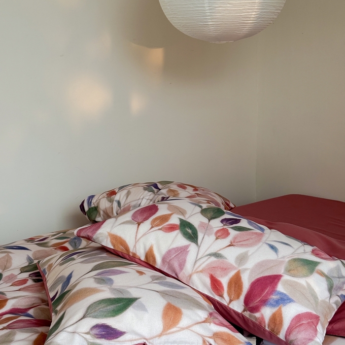 91家纺网 家纺一手货源 找家纺 窝米 2025新款全棉纯棉火山磨毛花卉系列四件套-第一批 景秋红