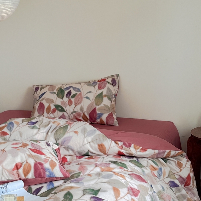 91家纺网 家纺一手货源 找家纺 窝米 2025新款全棉纯棉火山磨毛花卉系列四件套-第一批 景秋红