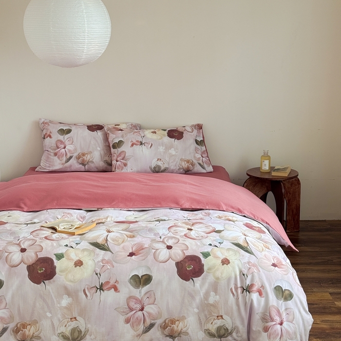 91家纺网 家纺一手货源 找家纺 窝米 2025新款全棉纯棉火山磨毛花卉系列四件套-第一批 鸢香红