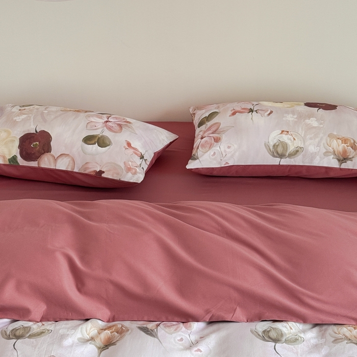 91家纺网 家纺一手货源 找家纺 窝米 2025新款全棉纯棉火山磨毛花卉系列四件套-第一批 鸢香红