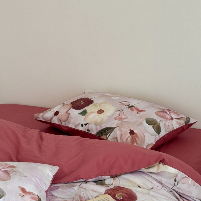 91家纺网 家纺一手货源 找家纺 窝米 2025新款全棉纯棉火山磨毛花卉系列四件套-第一批 鸢香红