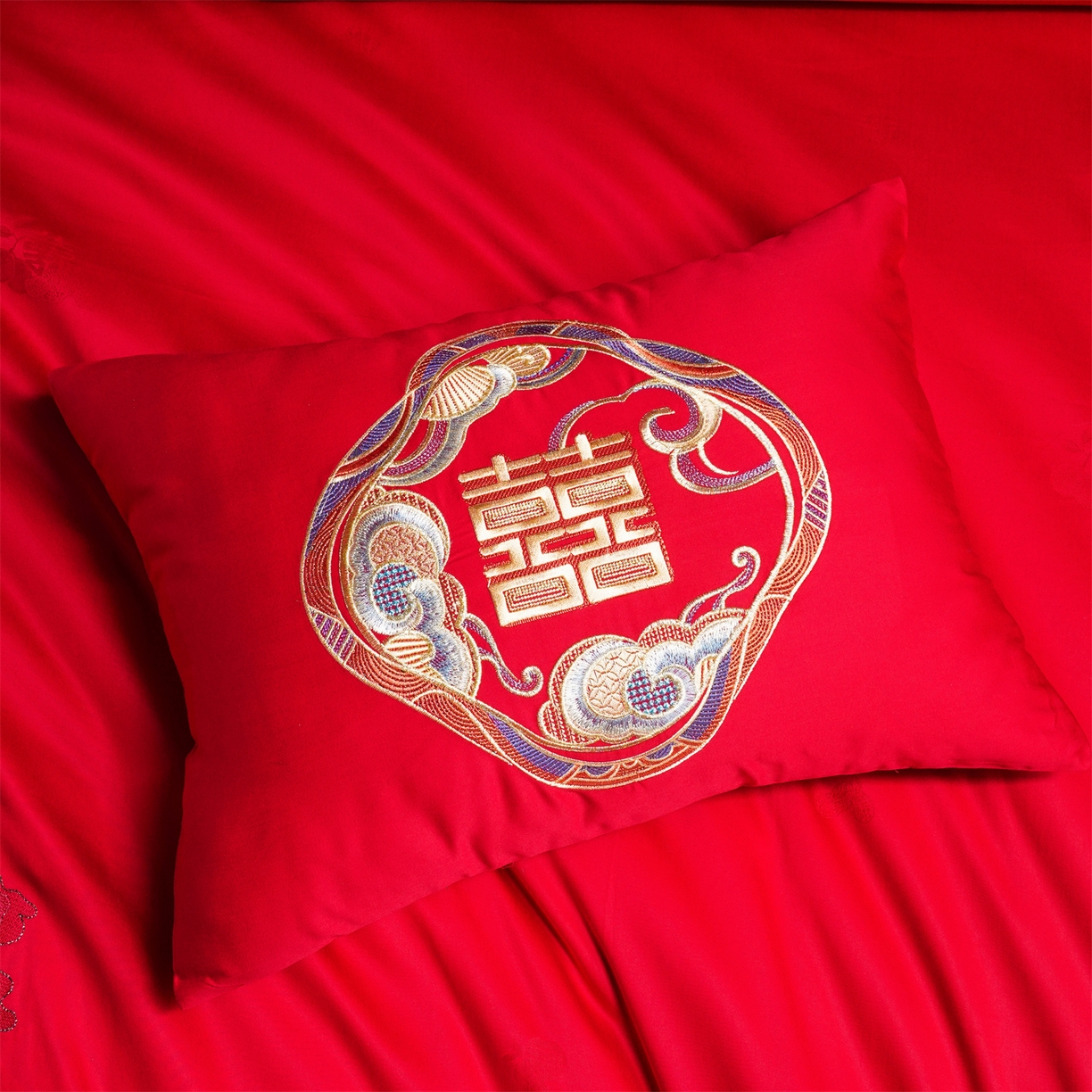 91家纺网 家纺一手货源 找家纺 （总）美娘阁 2025新款长绒棉全棉贡缎提花款新中式古典韵味精美刺绣婚庆四件套-系列一