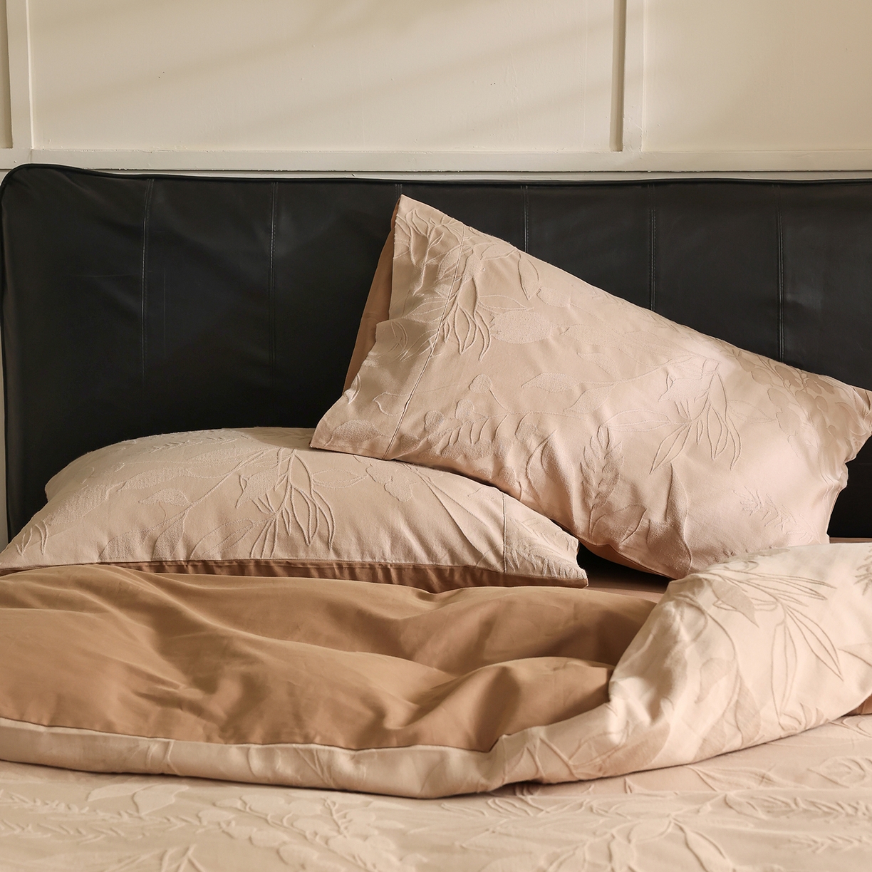 91家纺网 家纺一手货源 找家纺 （总）玉宇阁家居 2025秋款100S大提花磨毛四件套-一梦幽兰系列