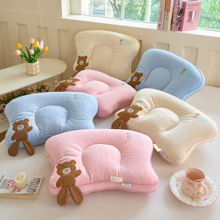 91家纺网 家纺一手货源 找家纺 （总）鼎晟纺 2025新款小熊贴布绣儿童枕护颈枕头枕芯