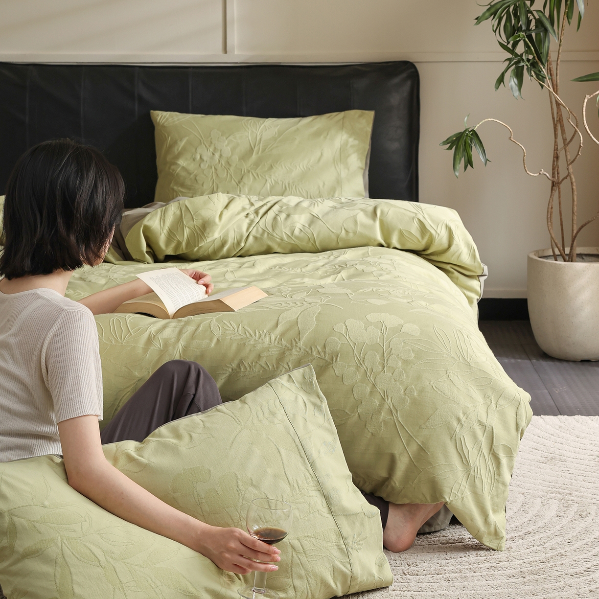 91家纺网 家纺一手货源 找家纺 玉宇阁家居 2025秋款100S大提花磨毛四件套-一梦幽兰系列 一梦幽兰-青梅煮酒绿