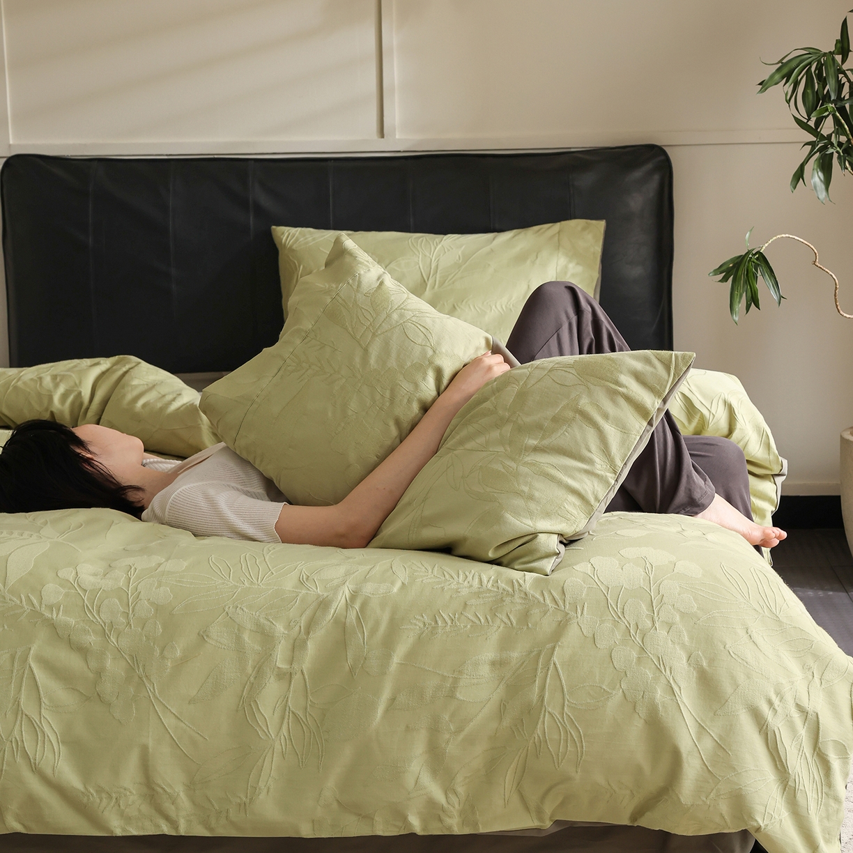 91家纺网 家纺一手货源 找家纺 玉宇阁家居 2025秋款100S大提花磨毛四件套-一梦幽兰系列 一梦幽兰-青梅煮酒绿