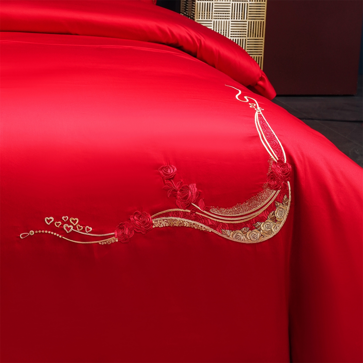 91家纺网 家纺一手货源 找家纺 美娘阁 2025新款长绒棉全棉贡缎提花款新中式古典韵味精美刺绣婚庆四件套-系列二 花卉款-爱的诺言