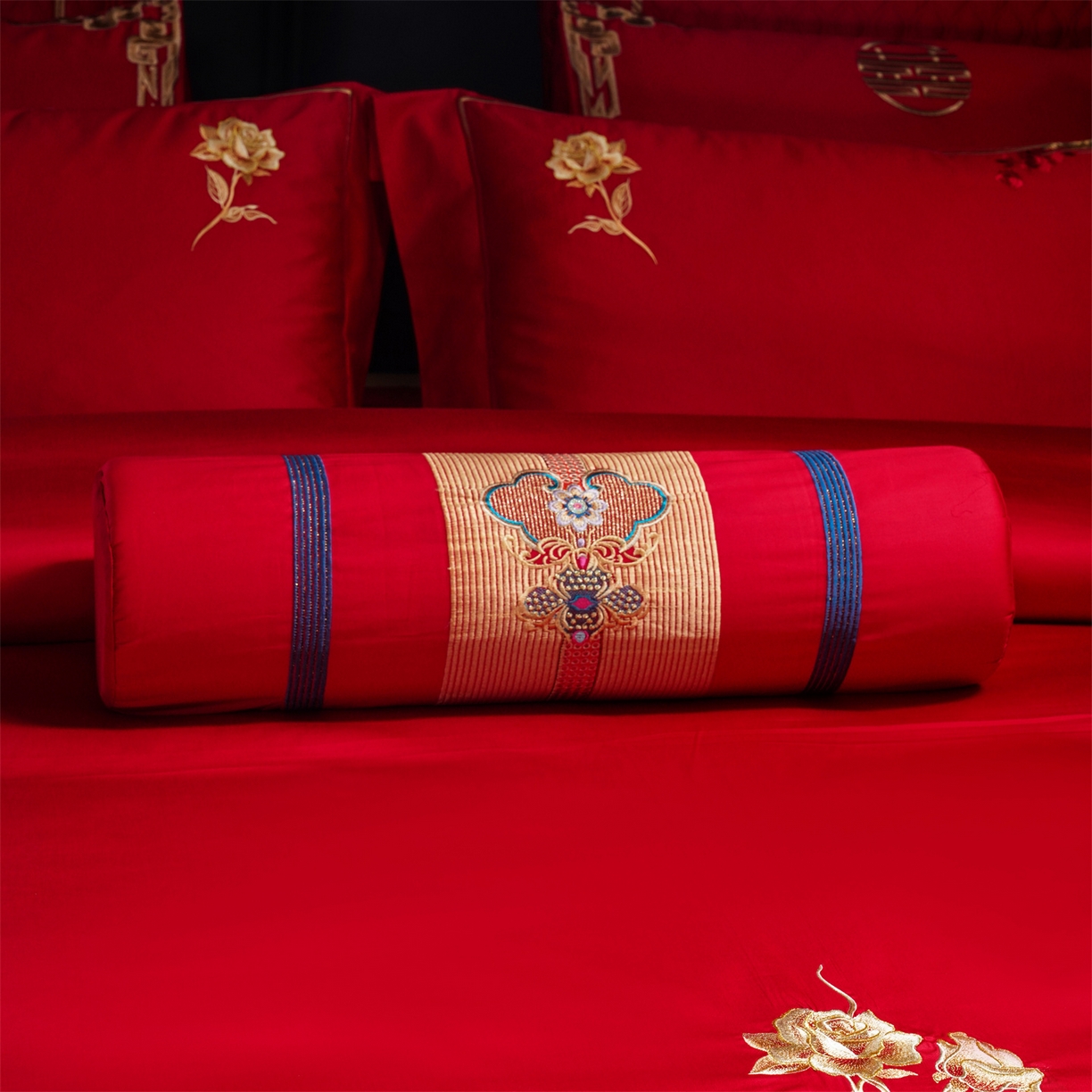 91家纺网 家纺一手货源 找家纺 美娘阁 2025新款长绒棉全棉贡缎提花款新中式古典韵味精美刺绣婚庆四件套-系列二 花卉款-爱的诺言