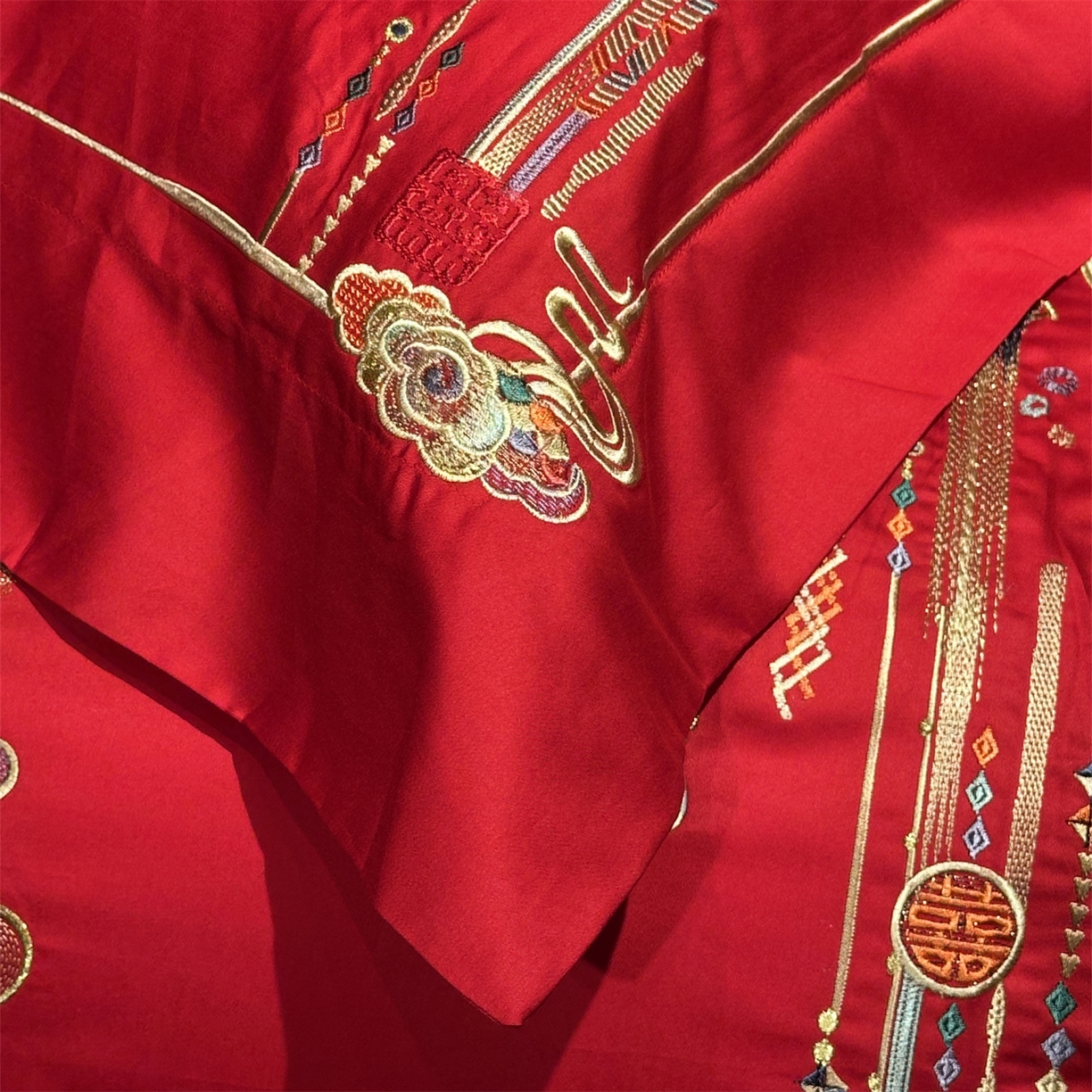 91家纺网 家纺一手货源 找家纺 美娘阁 2025新款长绒棉全棉贡缎提花款新中式古典韵味精美刺绣婚庆四件套-系列二 花卉款-彩云之南