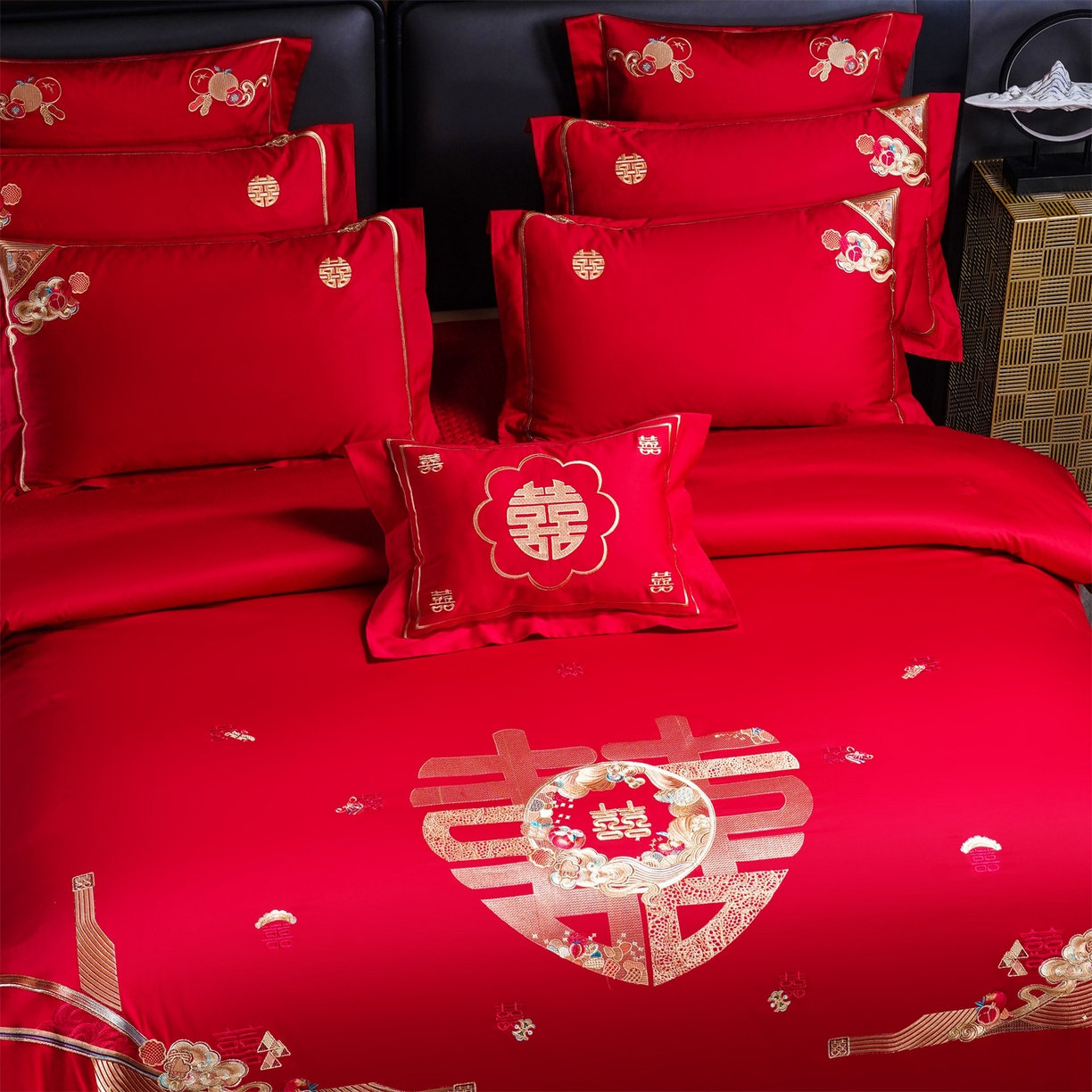 91家纺网 家纺一手货源 找家纺 美娘阁 2025新款长绒棉全棉贡缎提花款新中式古典韵味精美刺绣婚庆四件套-系列二 花卉款-甜蜜爱恋