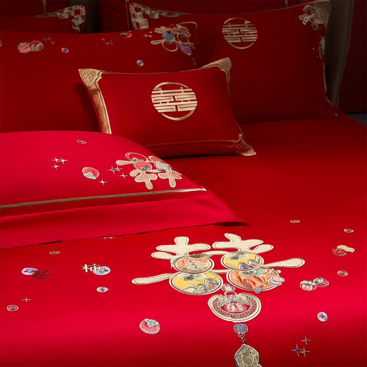 91家纺网 家纺一手货源 找家纺 美娘阁 2025新款长绒棉全棉贡缎提花款新中式古典韵味精美刺绣婚庆四件套-系列二 花卉款-喜礼相伴