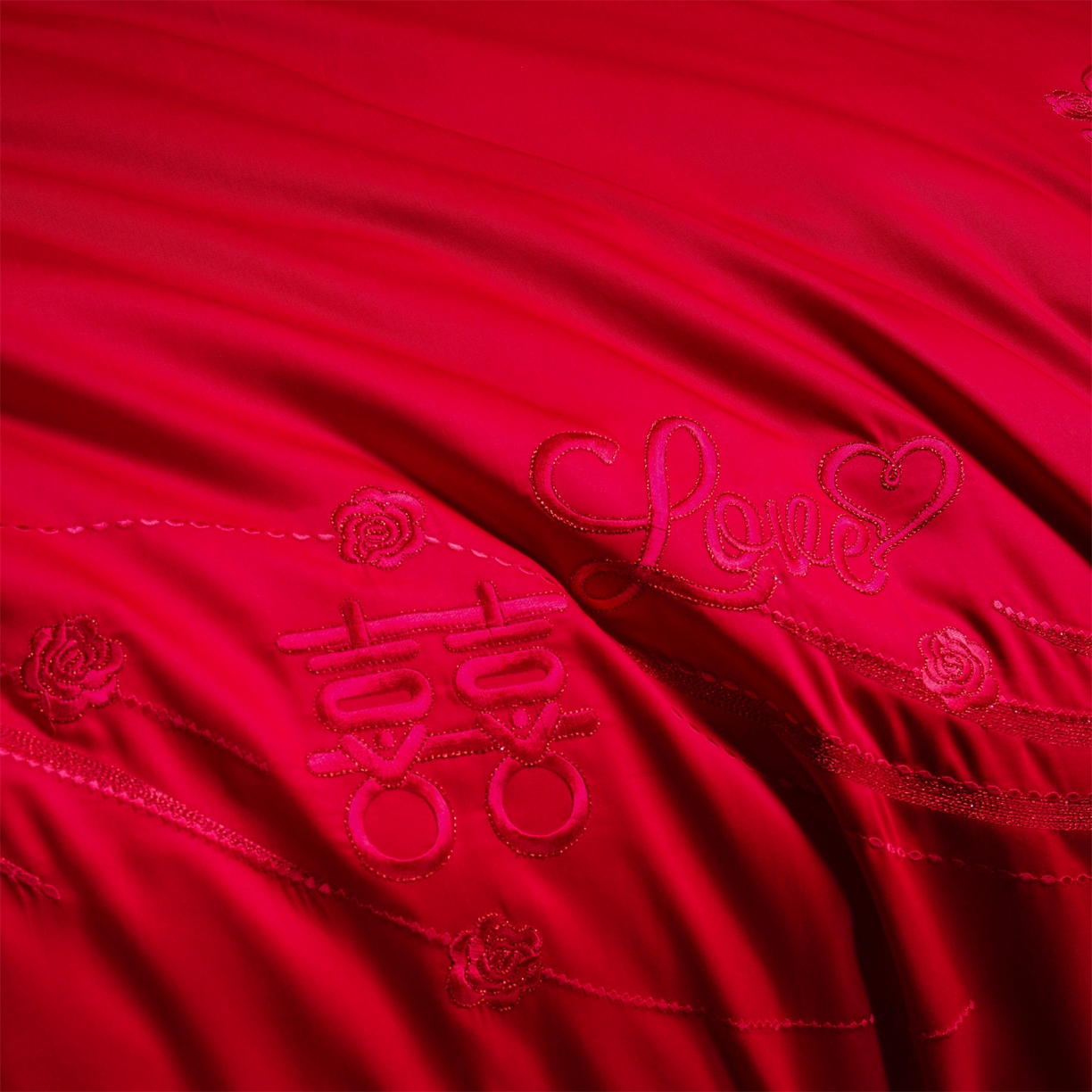 91家纺网 家纺一手货源 找家纺 美娘阁 2025新款长绒棉全棉贡缎提花款新中式古典韵味精美刺绣婚庆四件套-系列二 花卉款-相约-红