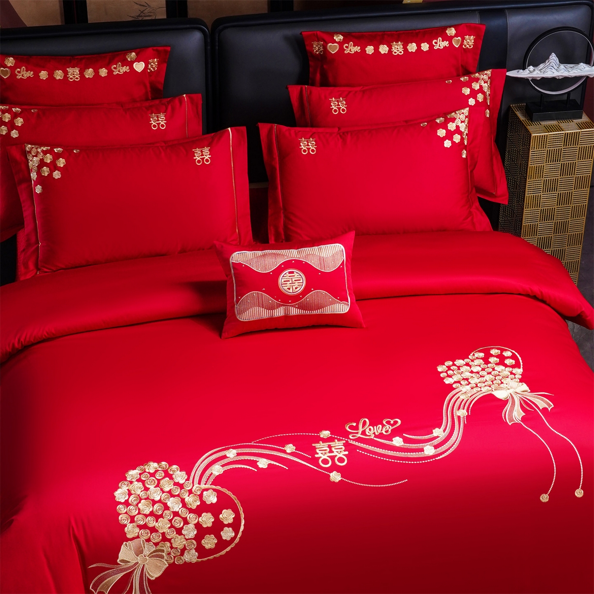 91家纺网 家纺一手货源 找家纺 美娘阁 2025新款长绒棉全棉贡缎提花款新中式古典韵味精美刺绣婚庆四件套-系列二 花卉款-相约-金