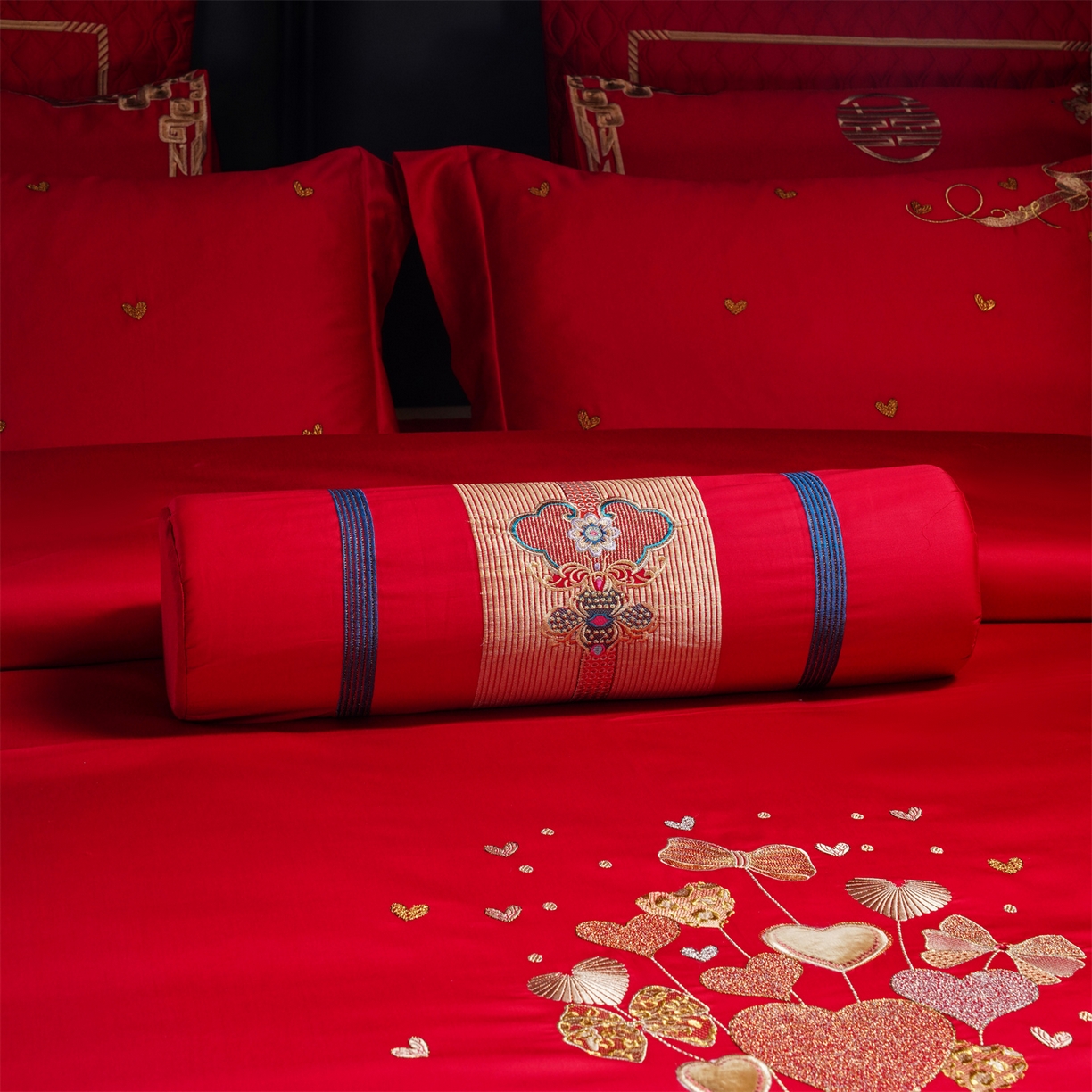 91家纺网 家纺一手货源 找家纺 美娘阁 2025新款长绒棉全棉贡缎提花款新中式古典韵味精美刺绣婚庆四件套-系列二 花卉款-心恋