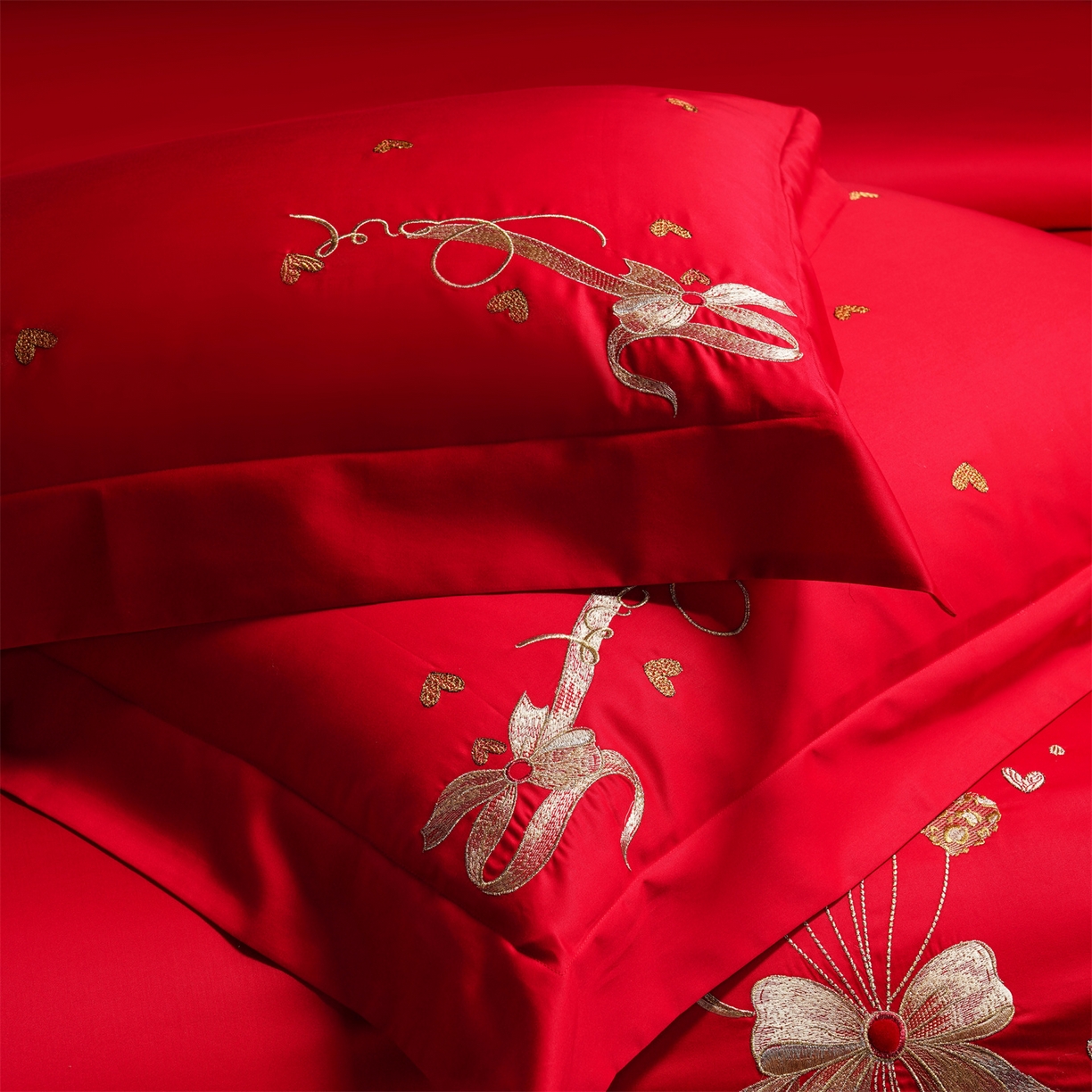 91家纺网 家纺一手货源 找家纺 美娘阁 2025新款长绒棉全棉贡缎提花款新中式古典韵味精美刺绣婚庆四件套-系列二 花卉款-心恋