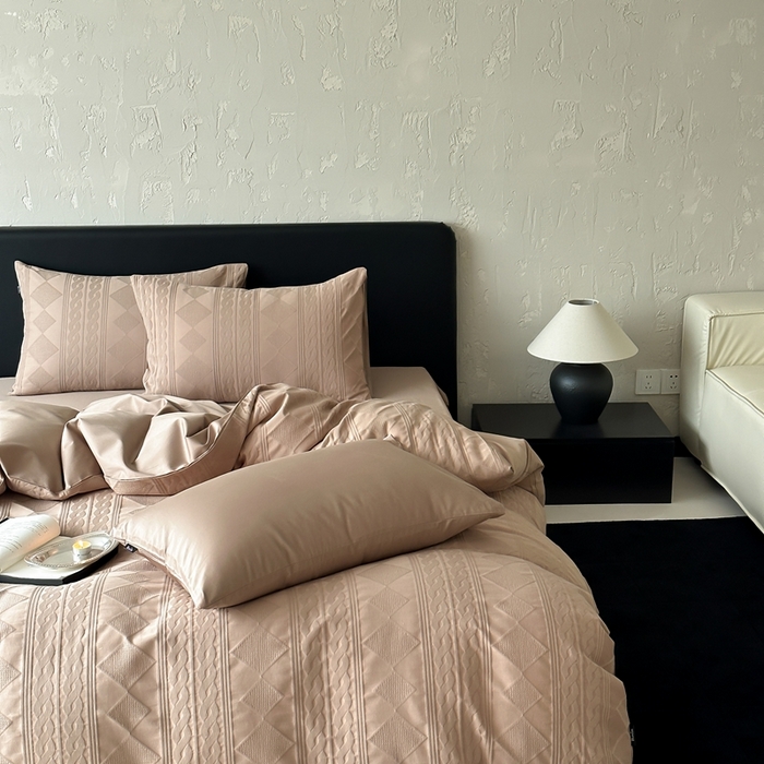 91家纺网 家纺一手货源 找家纺 玉宇阁家居 2025新款100S色织空气大提花全棉纯棉长绒棉四件套-安缦春也100S 100S安缦春也-布朗棕