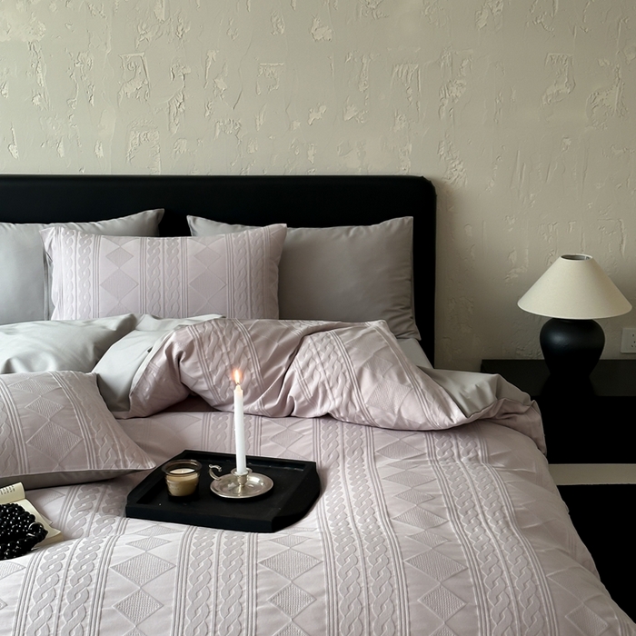 91家纺网 家纺一手货源 找家纺 玉宇阁家居 2025新款100S色织空气大提花全棉纯棉长绒棉四件套-安缦春也100S 100S安缦春也-迷雾紫灰