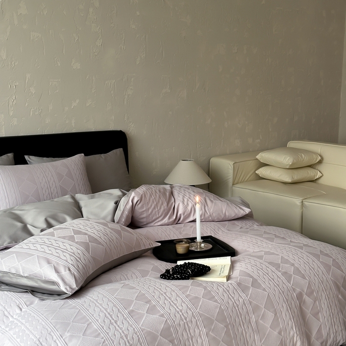 91家纺网 家纺一手货源 找家纺 玉宇阁家居 2025新款100S色织空气大提花全棉纯棉长绒棉四件套-安缦春也100S 100S安缦春也-迷雾紫灰