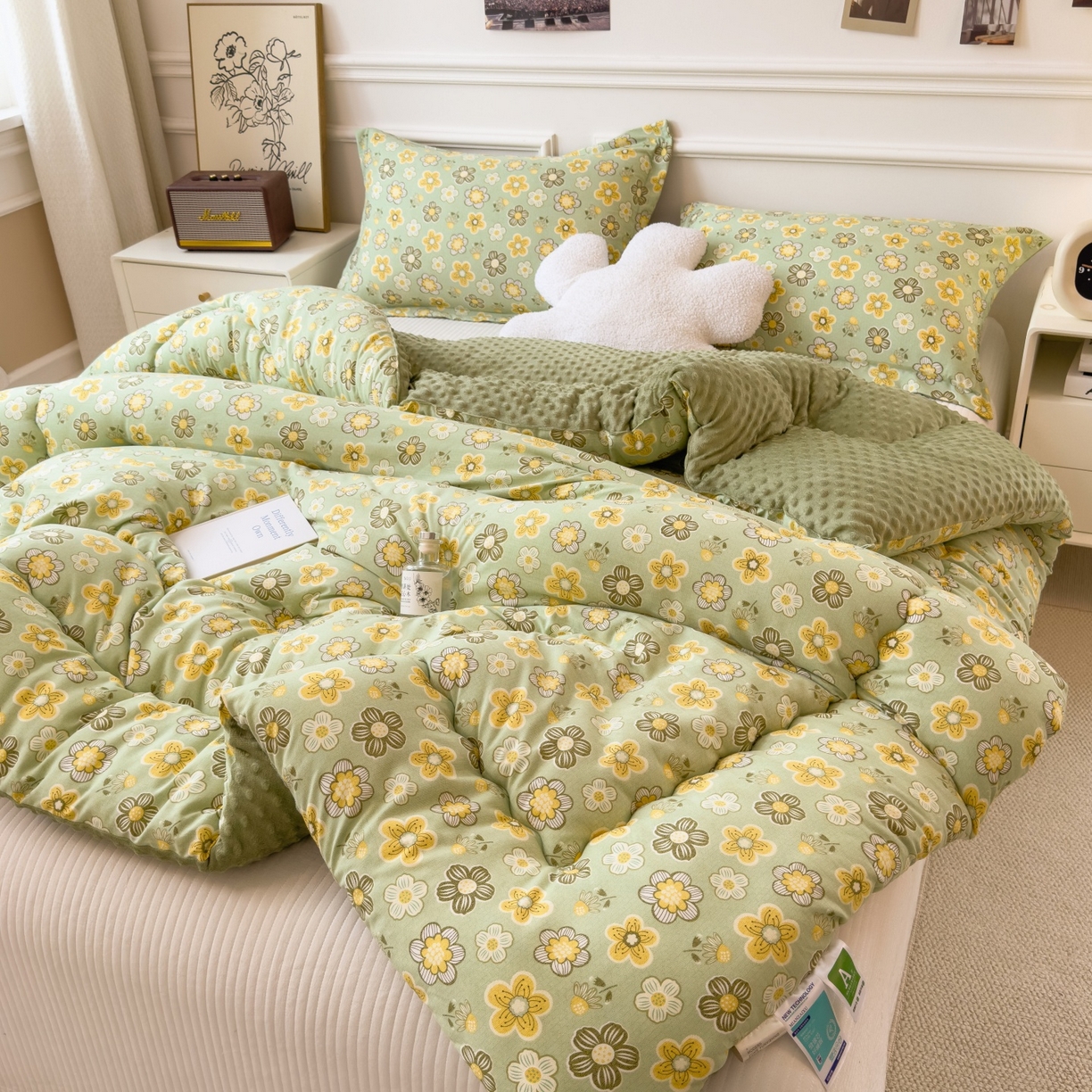 91家纺网 家纺一手货源 找家纺 宝士康家纺 2025新品10A抗菌豆豆绒冬被被子被芯 花开半夏