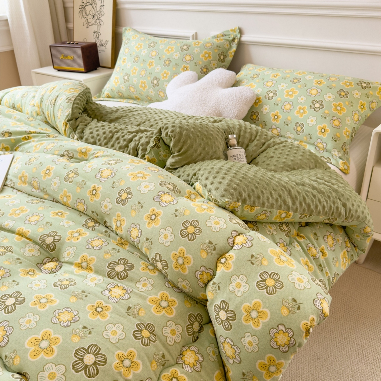 91家纺网 家纺一手货源 找家纺 宝士康家纺 2025新品10A抗菌豆豆绒冬被被子被芯 花开半夏