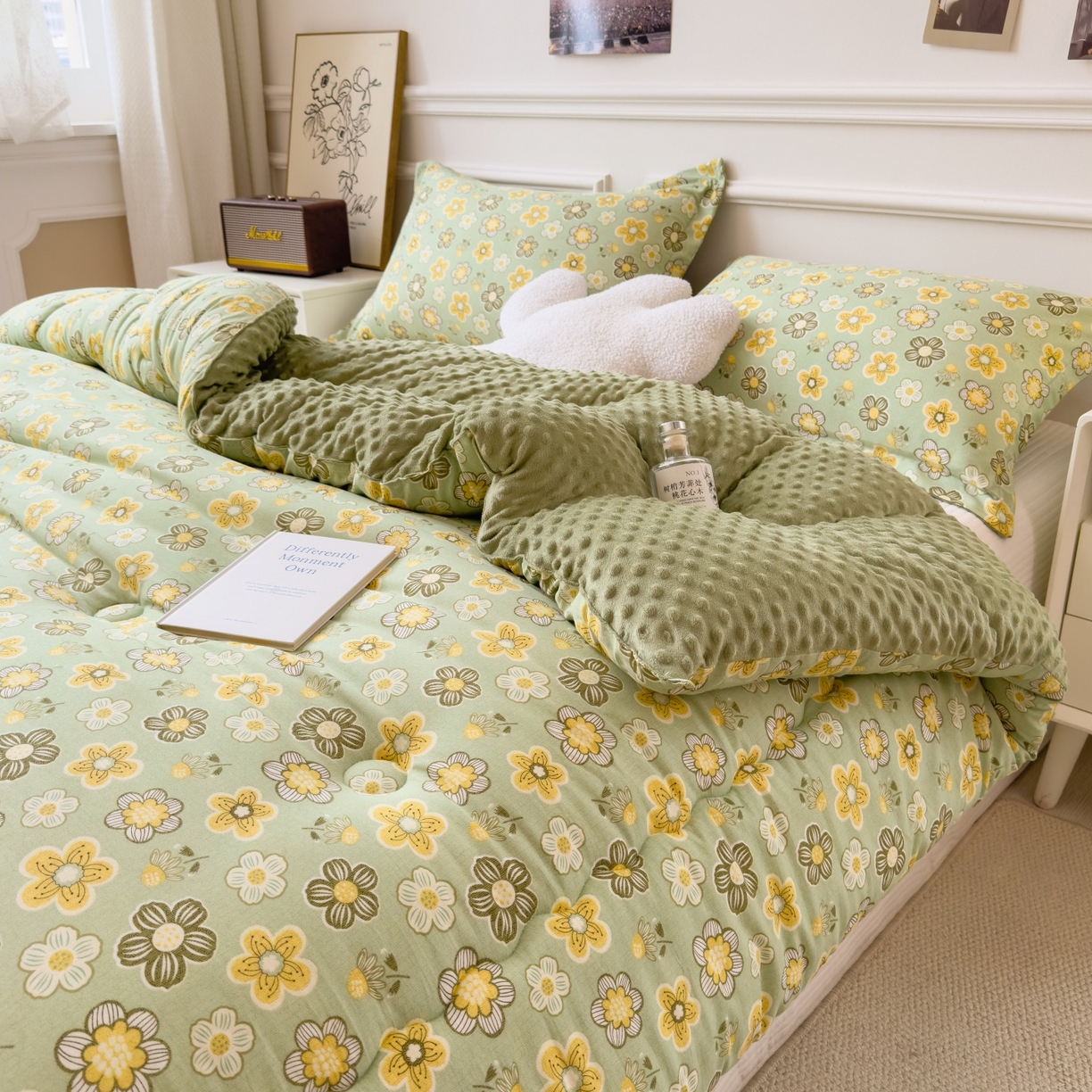 91家纺网 家纺一手货源 找家纺 宝士康家纺 2025新品10A抗菌豆豆绒冬被被子被芯 花开半夏