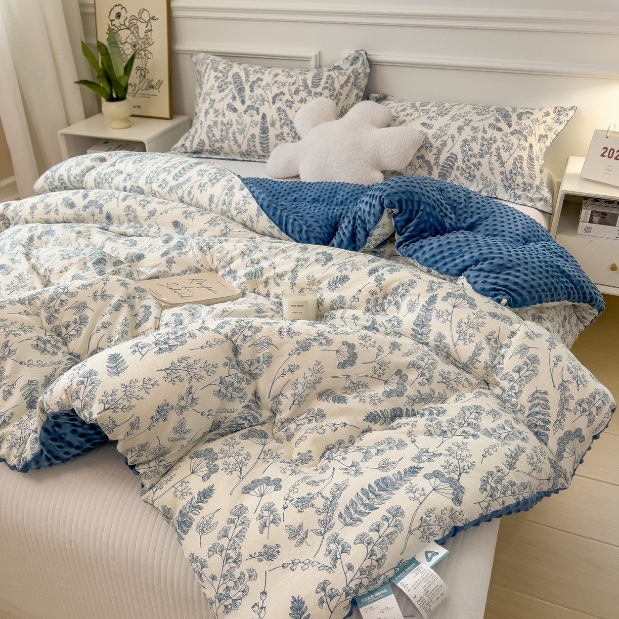 91家纺网 家纺一手货源 找家纺 宝士康家纺 2025新品10A抗菌豆豆绒冬被被子被芯 青花瓷