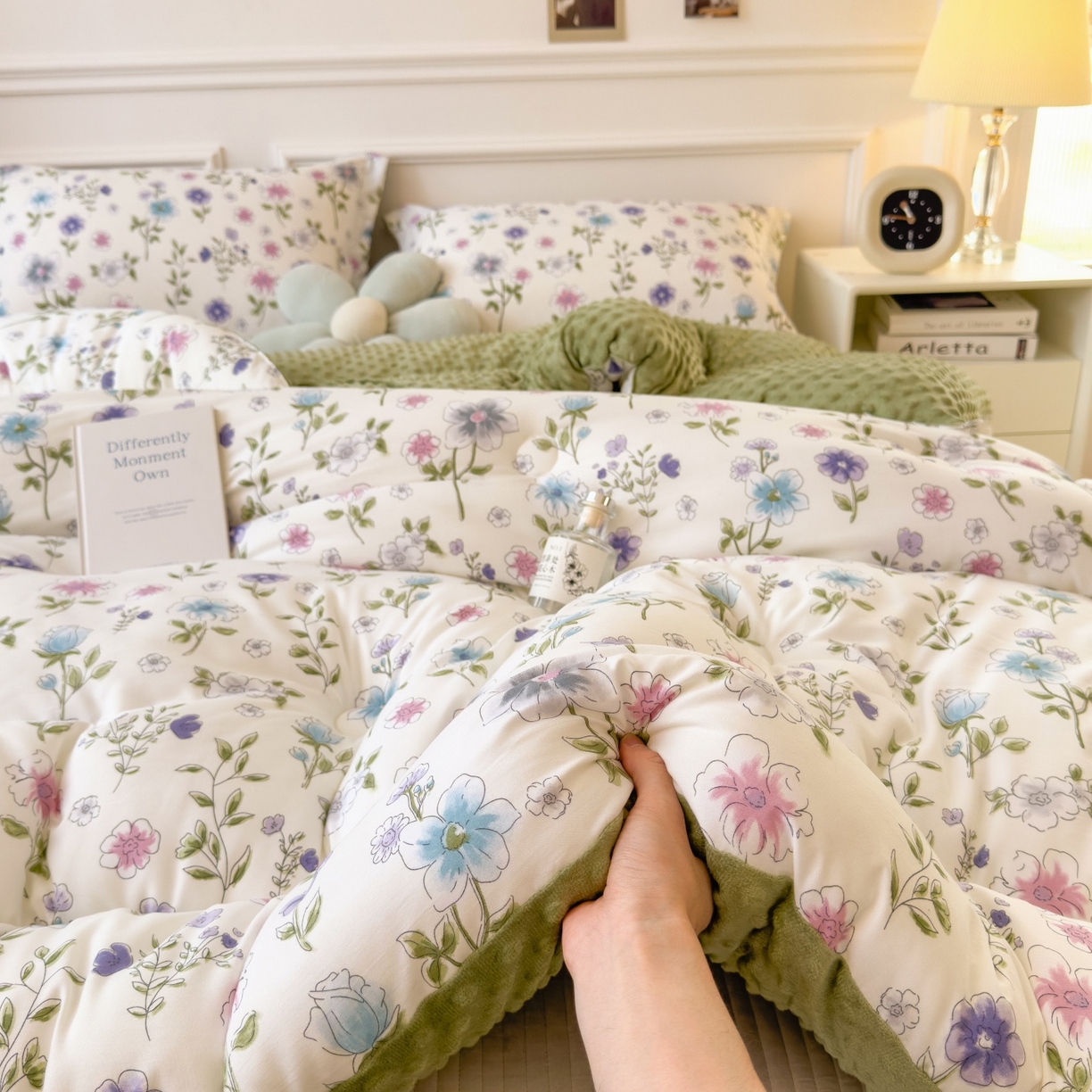 91家纺网 家纺一手货源 找家纺 宝士康家纺 2025新品10A抗菌豆豆绒冬被被子被芯 花韵