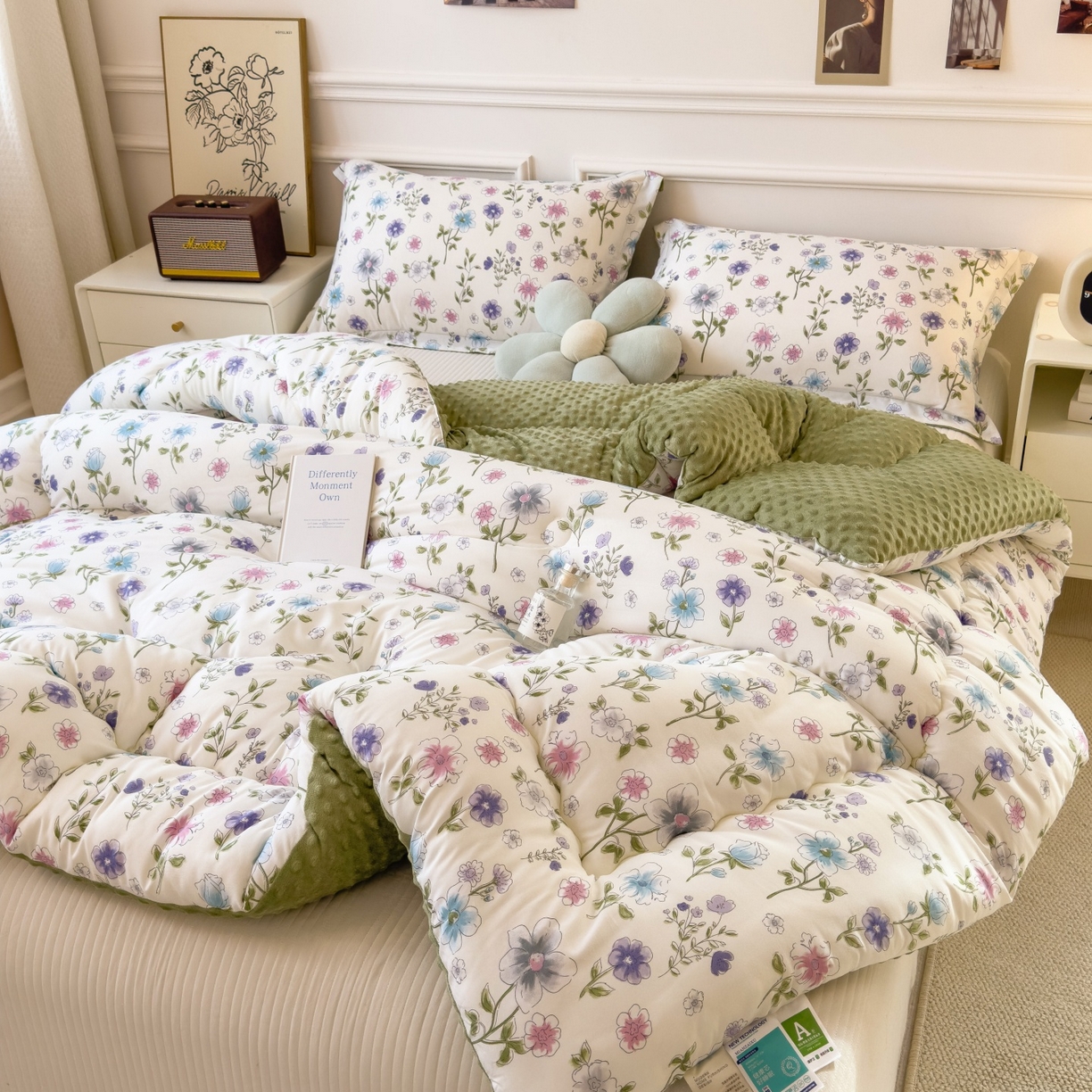 91家纺网 家纺一手货源 找家纺 宝士康家纺 2025新品10A抗菌豆豆绒冬被被子被芯 花韵