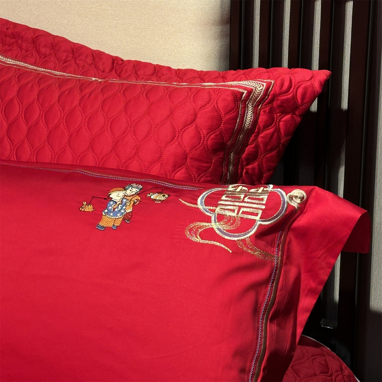 91家纺网 家纺一手货源 找家纺 美娘阁 2025新款长绒棉全棉贡缎提花款新中式古典韵味精美刺绣婚庆四件套-系列一 百子款-五子登科