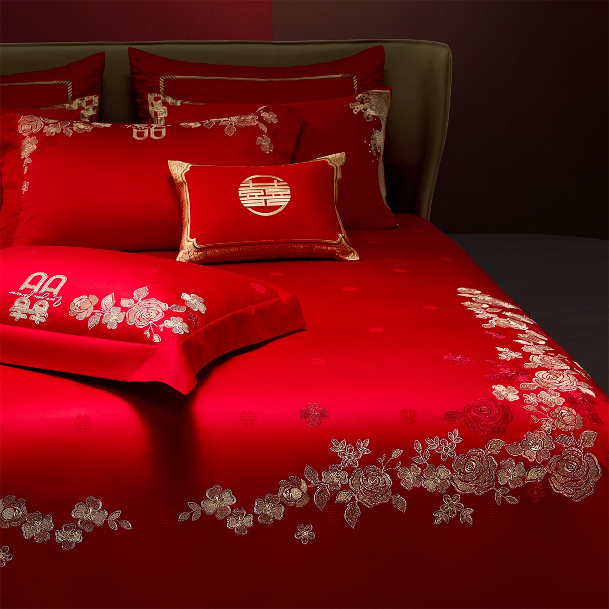 91家纺网 家纺一手货源 找家纺 美娘阁 2025新款长绒棉全棉贡缎提花款新中式古典韵味精美刺绣婚庆四件套-系列一 浪漫玫瑰-金