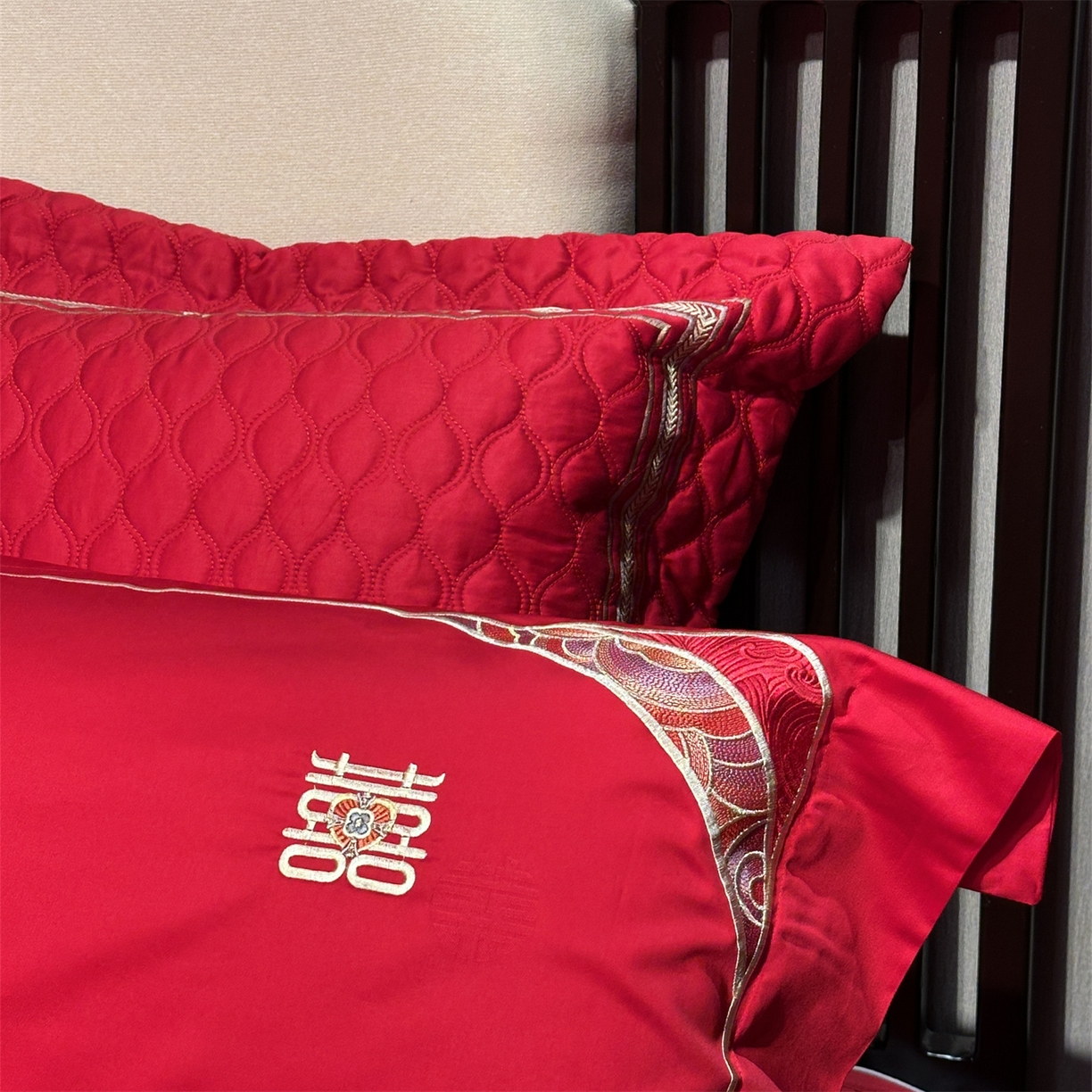 91家纺网 家纺一手货源 找家纺 美娘阁 2025新款长绒棉全棉贡缎提花款新中式古典韵味精美刺绣婚庆四件套-系列一 龙凤款-龙凤同喜